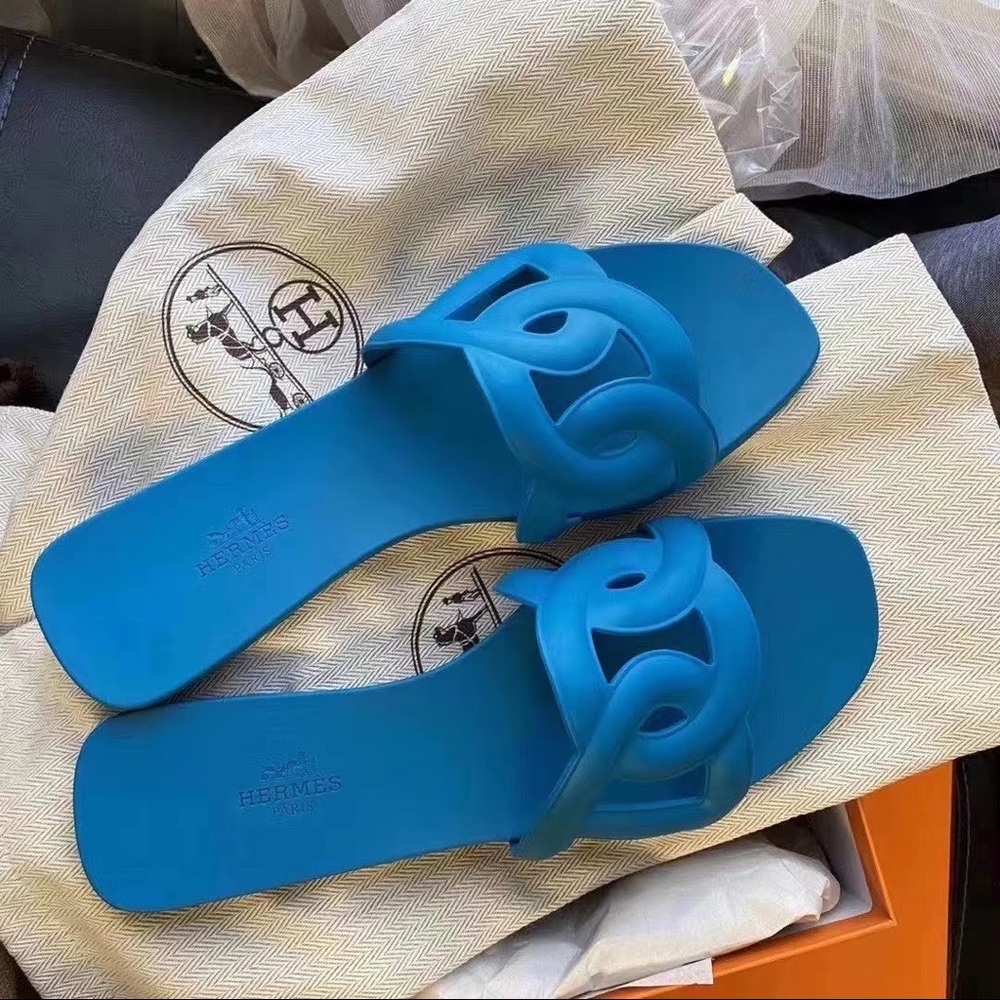 ❄️Hermes Aloha Rubber Sandals BNWT. No trades.